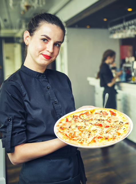 trisapori montre une pizza